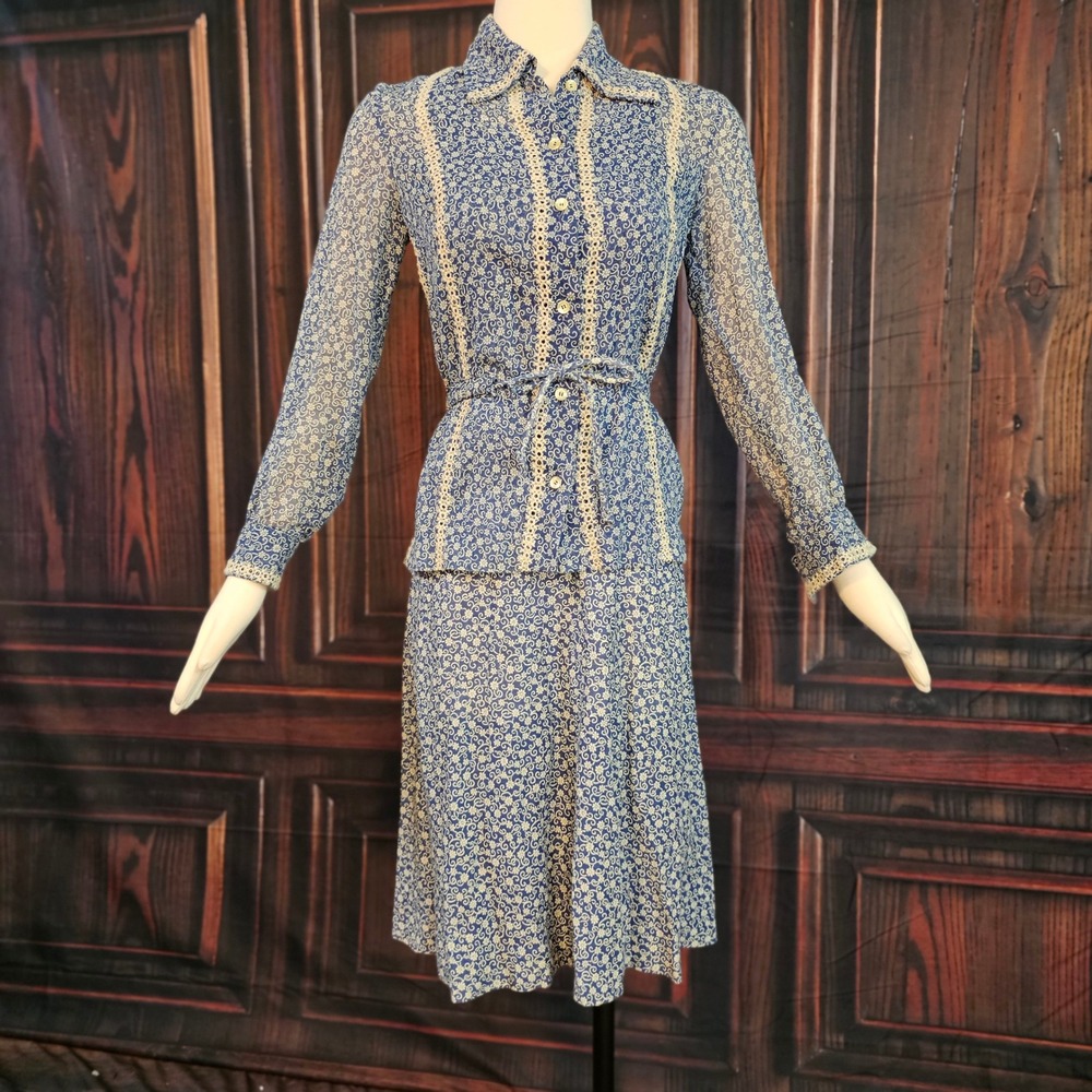 Vintage 1970s R&K Originals Blue Floral Dress Set Lace Trim Blouse Sundress Top